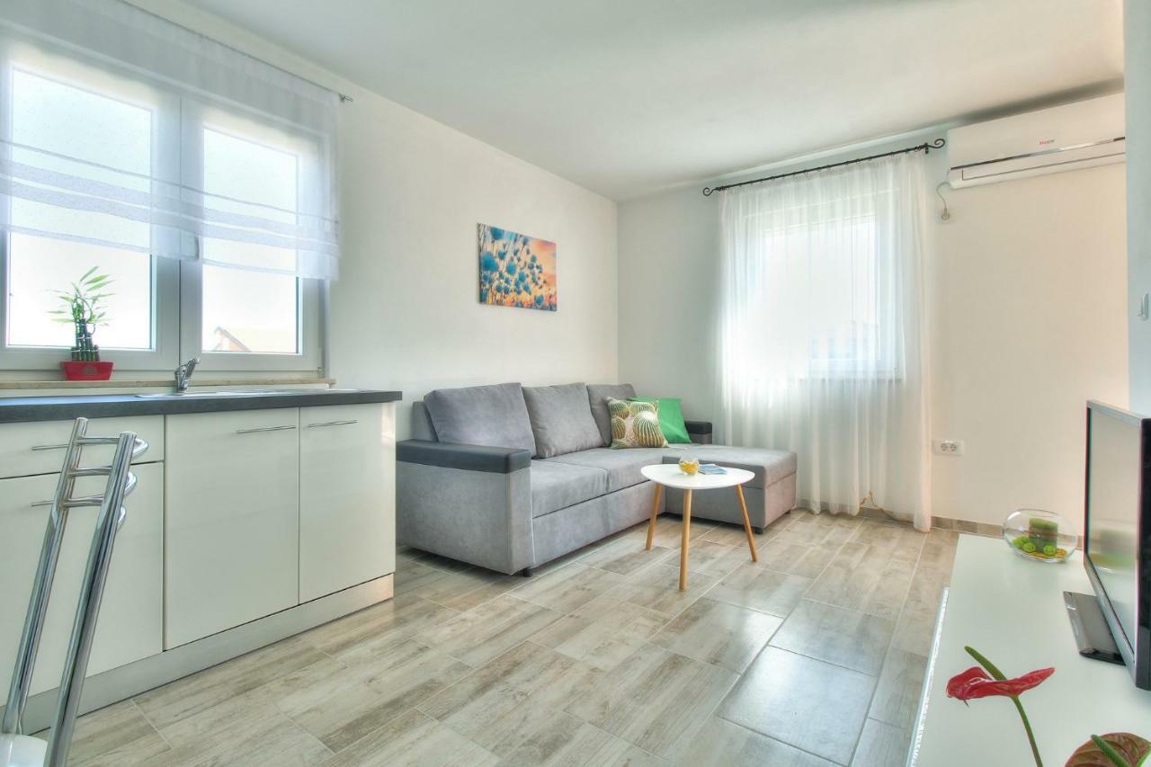 Apartments Antunovic Umag Buitenkant foto