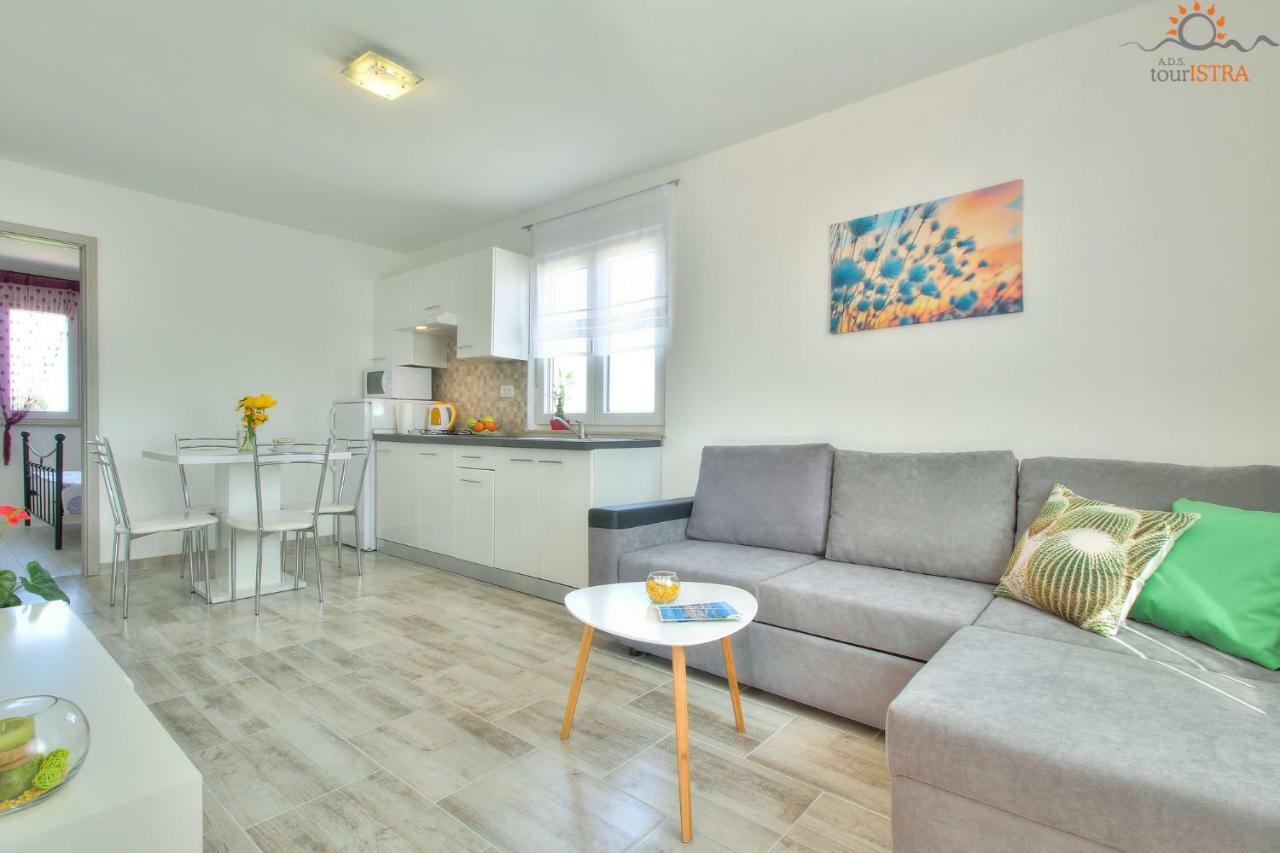Apartments Antunovic Umag Buitenkant foto